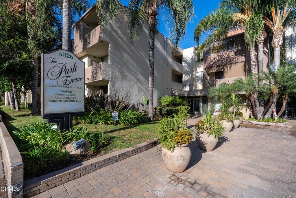 5325 Newcastle Avenue - Photo 0