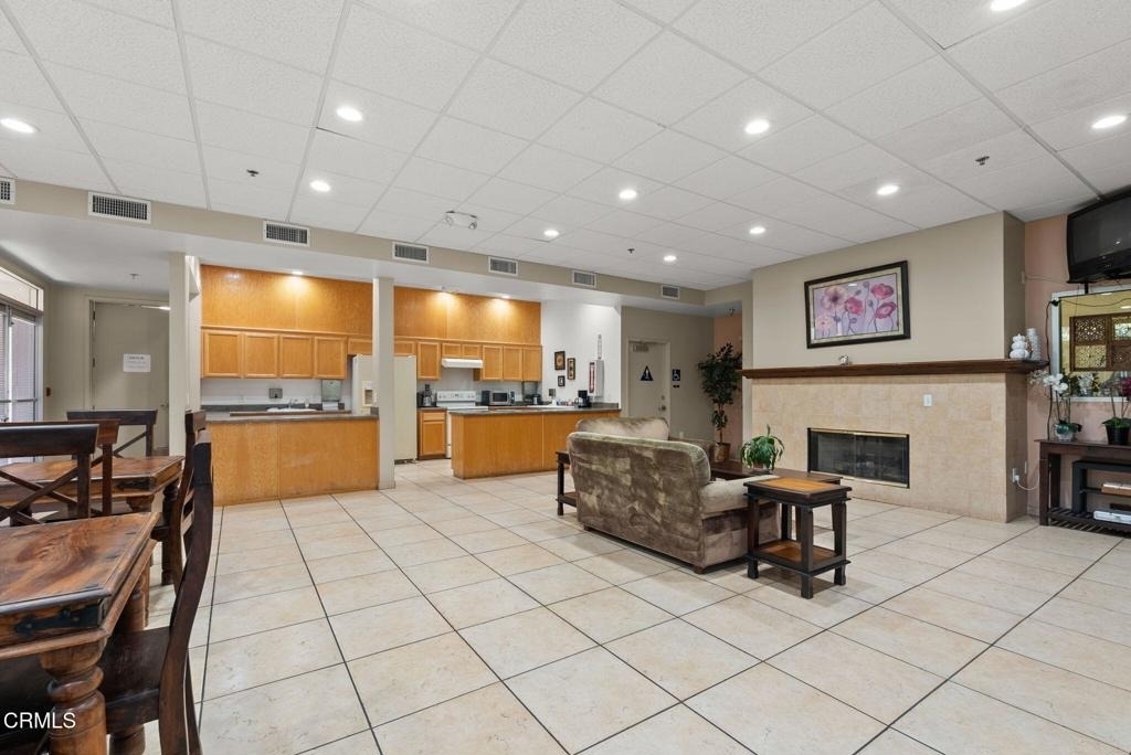 5325 Newcastle Avenue - Photo 25