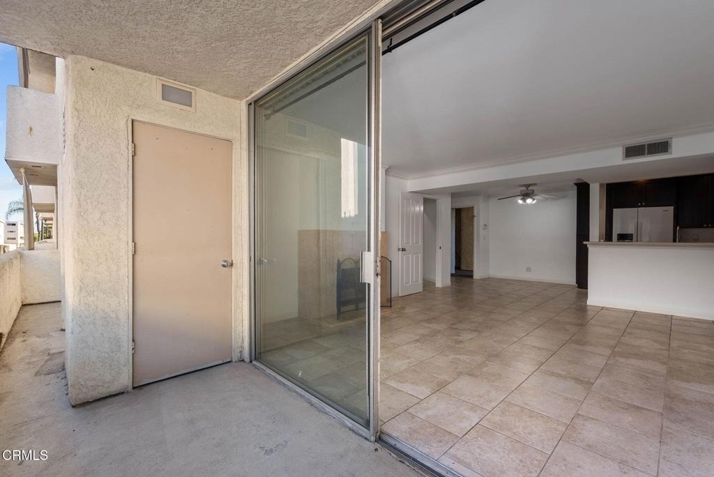 5325 Newcastle Avenue - Photo 8