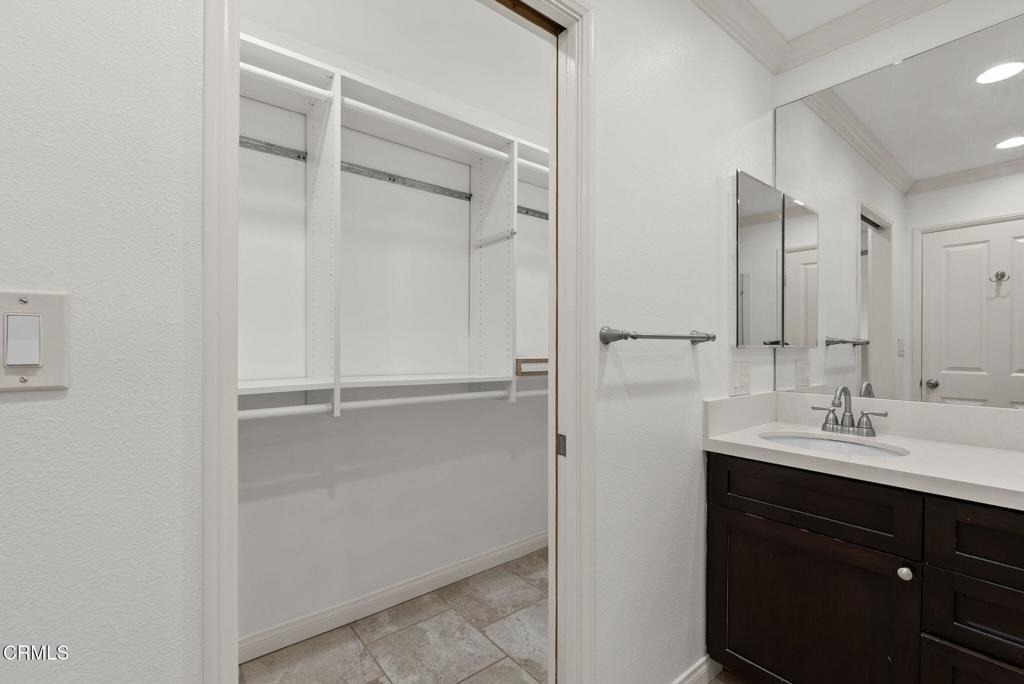 5325 Newcastle Avenue - Photo 14