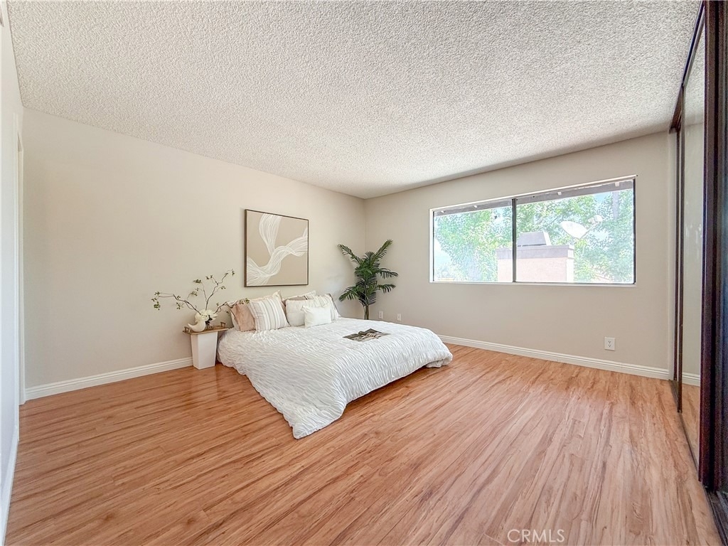 1034 E Romney Drive - Photo 18