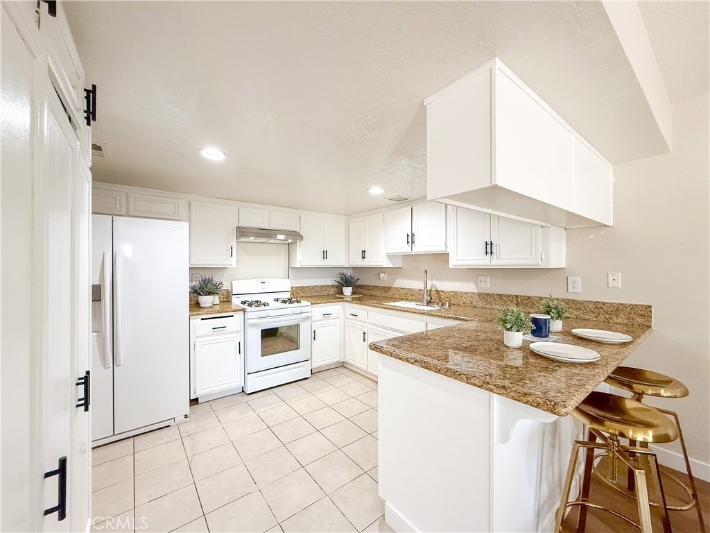 1034 E Romney Drive - Photo 11