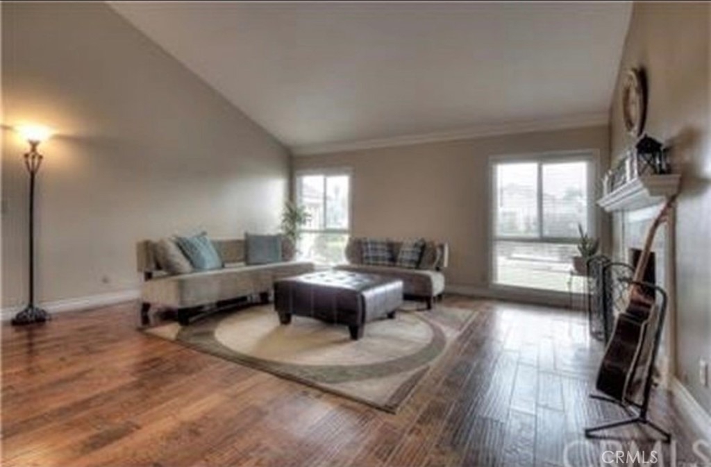 2543 Farview - Photo 5