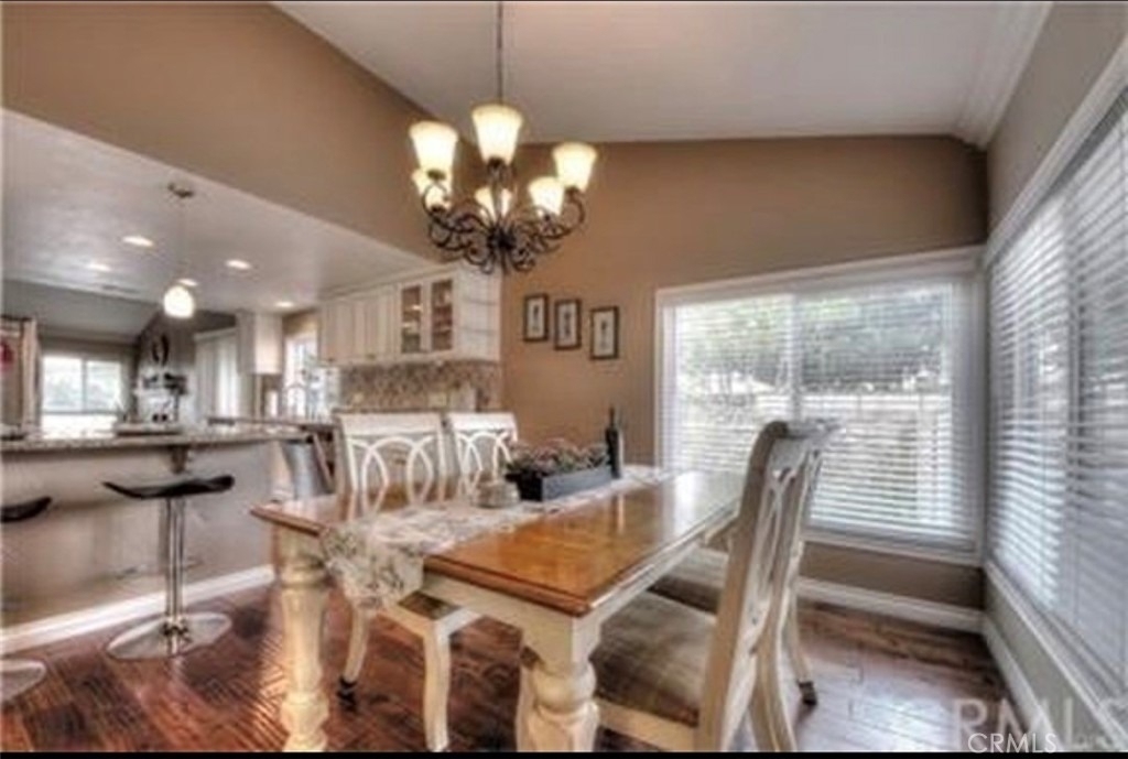 2543 Farview - Photo 6