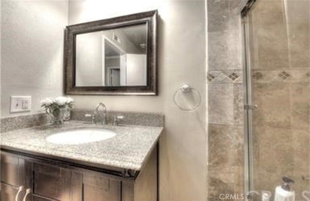 2543 Farview - Photo 9