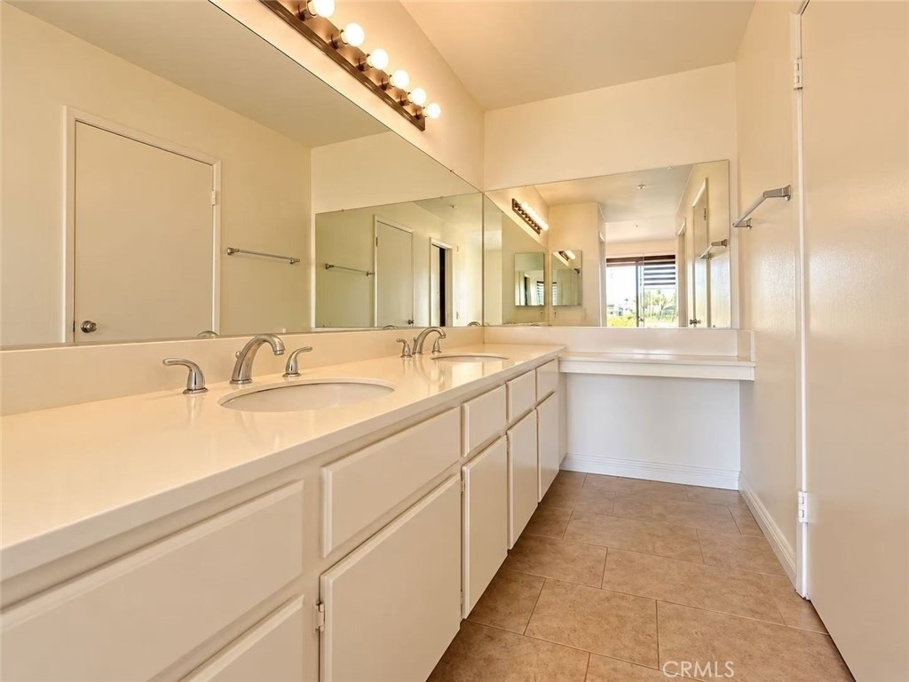 2960 Champion Way - Photo 8