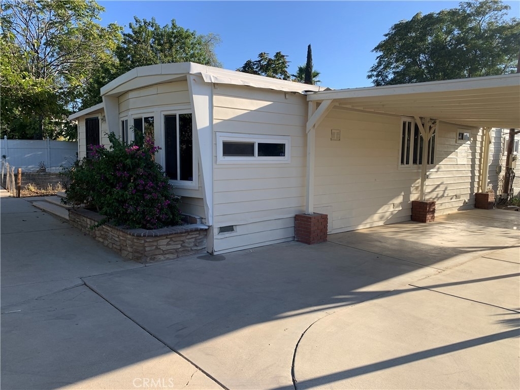 25814 Homeland Avenue - Photo 0