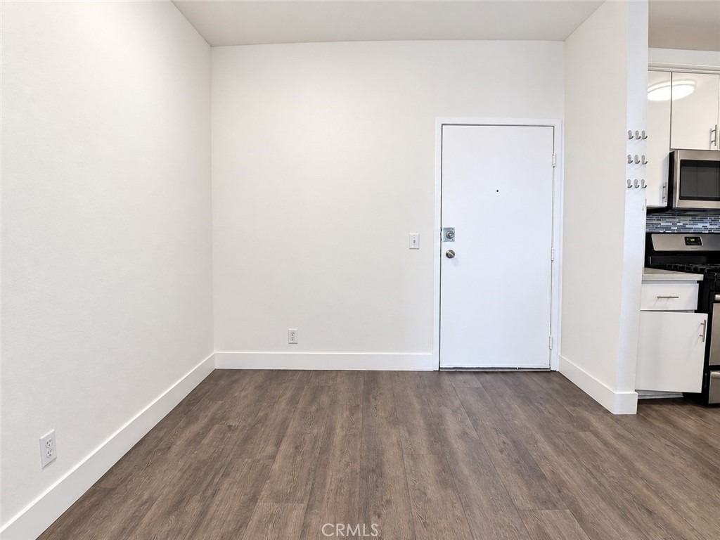 11657 Oxnard Street - Photo 19