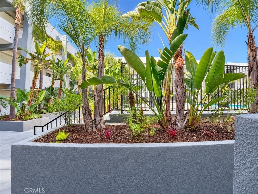 11657 Oxnard Street - Photo 20