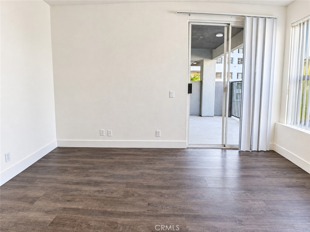 11657 Oxnard Street - Photo 4