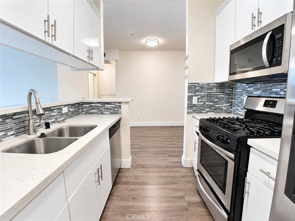 11657 Oxnard Street - Photo 17