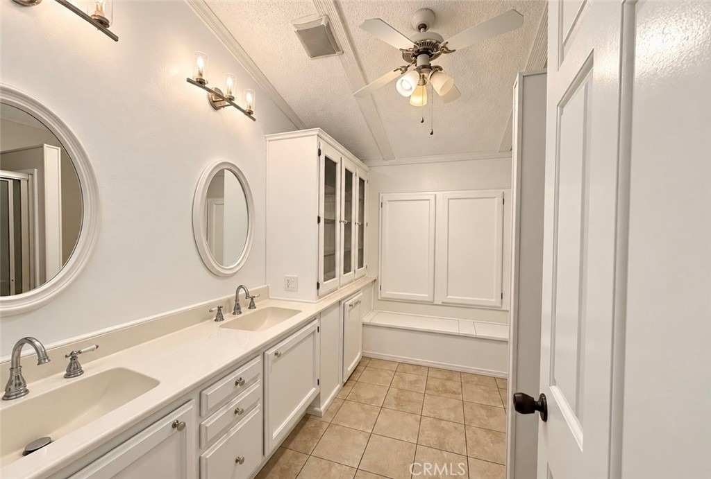 820 Yosemite - Photo 10