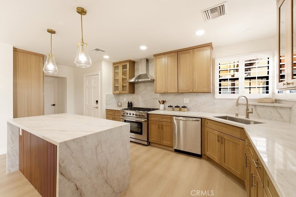 6313 Melvin - Photo 3