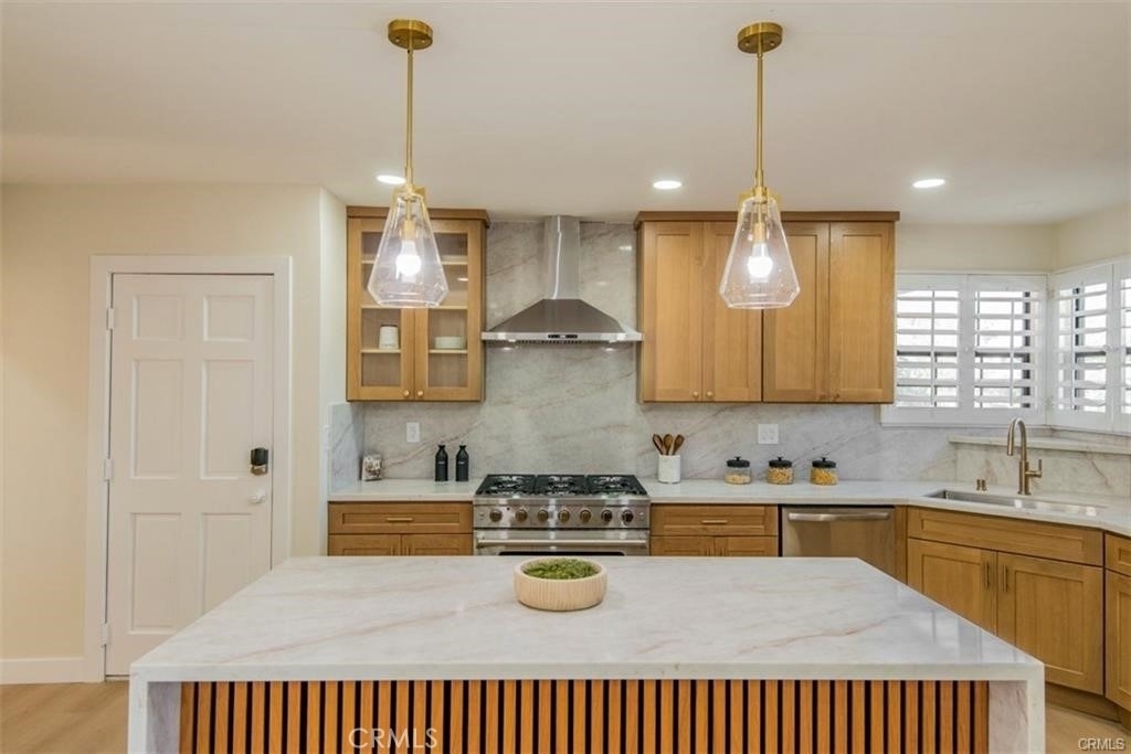 6313 Melvin - Photo 2