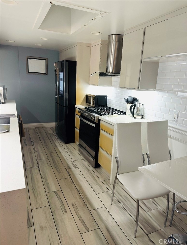 13027 Aetna Street - Photo 4