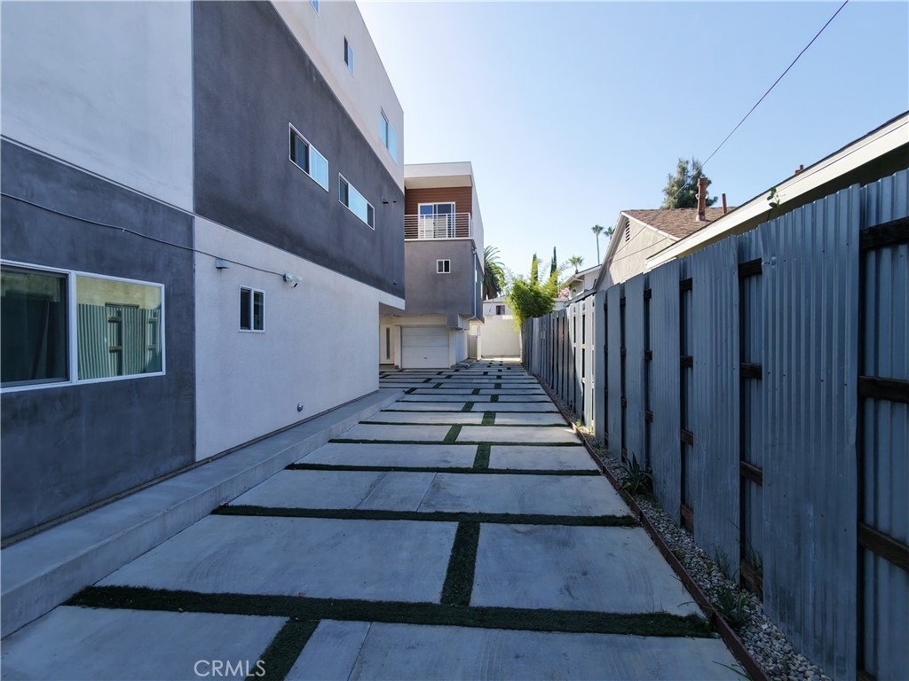 5635 Klump Avenue - Photo 26