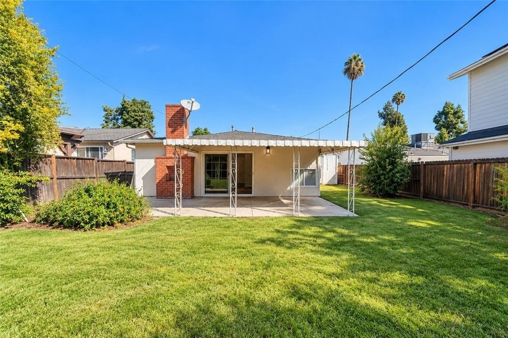 22716 Berdon Street - Photo 11