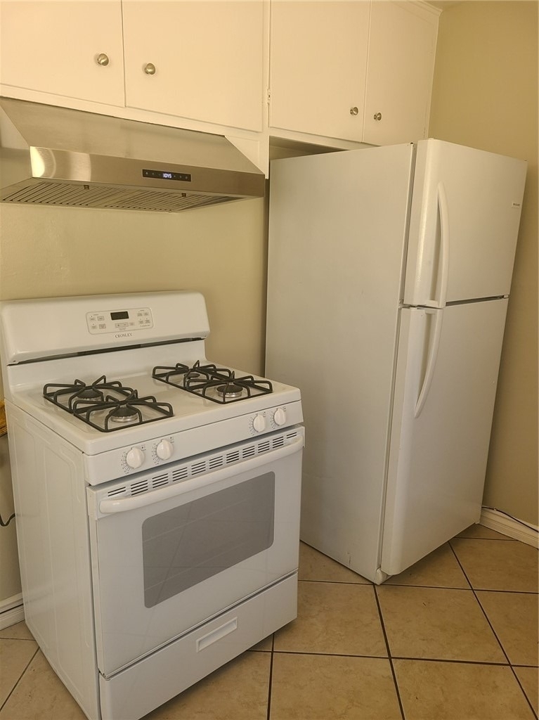 2378 Chanslor Street - Photo 2