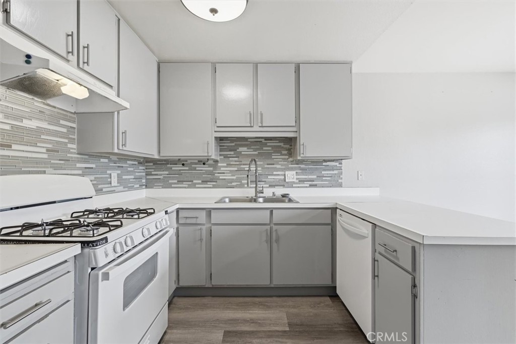 25930 Narbonne Ave - Photo 14