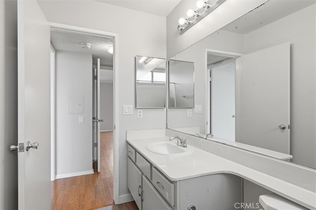 25930 Narbonne Ave - Photo 31