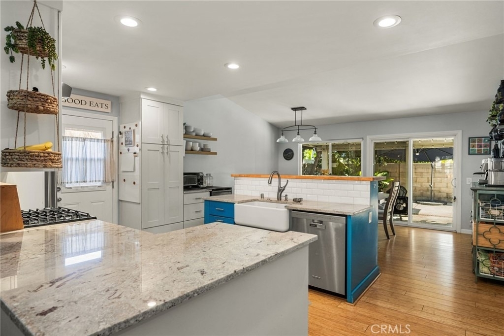 1231 N Dolores - Photo 8