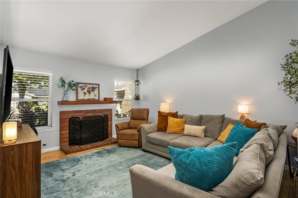 1231 N Dolores - Photo 4