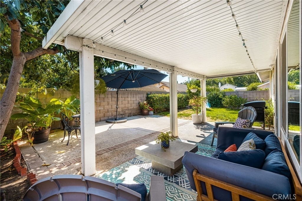 1231 N Dolores - Photo 15