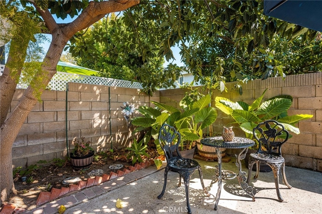 1231 N Dolores - Photo 16