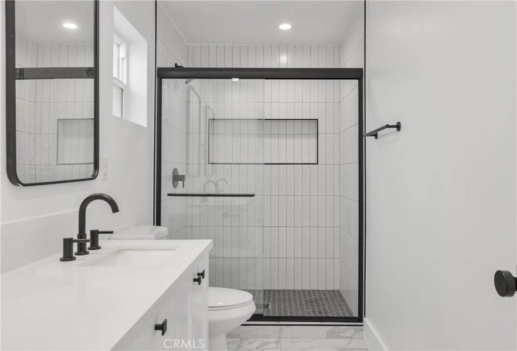 2338 S Cloverdale Avenue - Photo 18