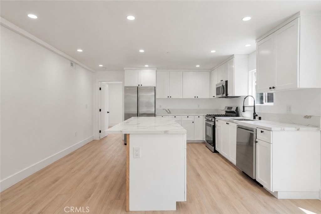 2338 S Cloverdale Avenue - Photo 10