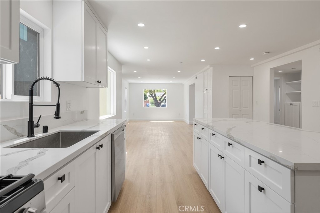 2338 S Cloverdale Avenue - Photo 8