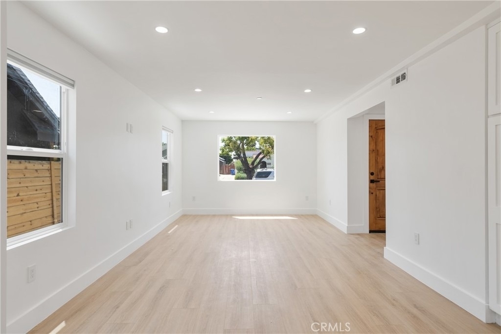 2338 S Cloverdale Avenue - Photo 3
