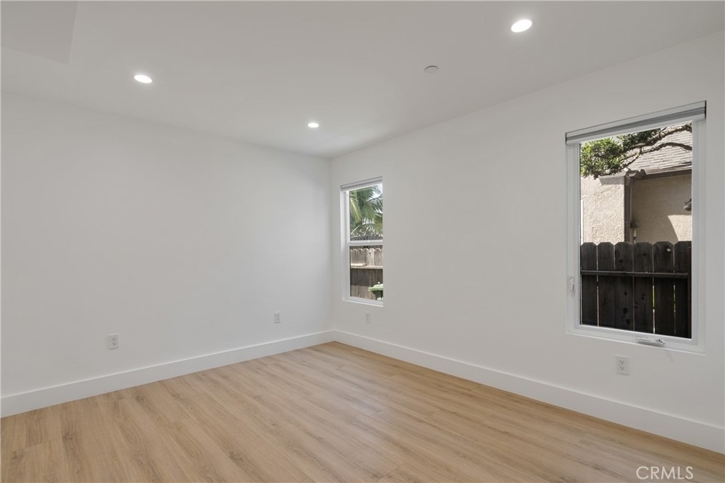 2338 S Cloverdale Avenue - Photo 11