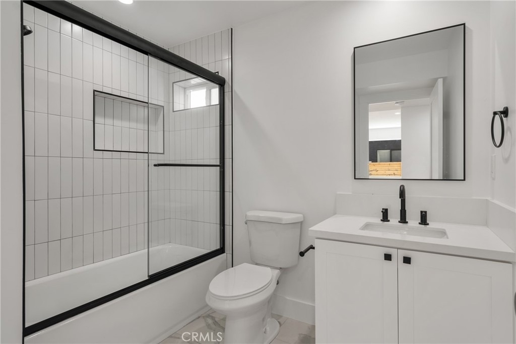 2338 S Cloverdale Avenue - Photo 12