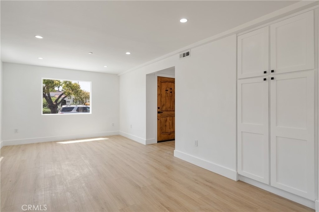 2338 S Cloverdale Avenue - Photo 2