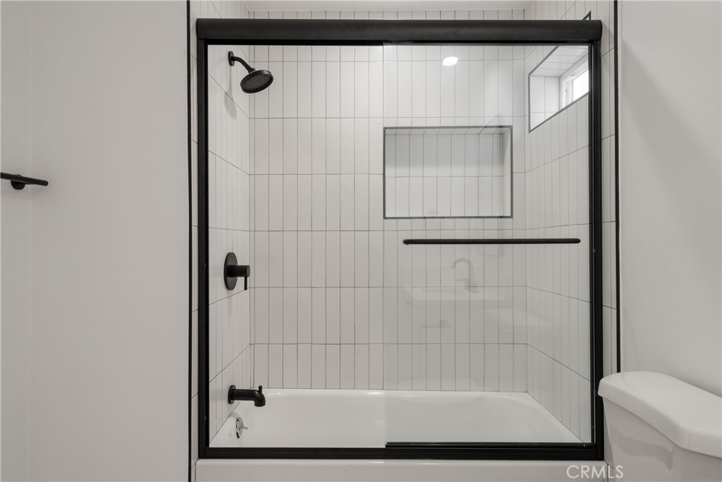 2338 S Cloverdale Avenue - Photo 13