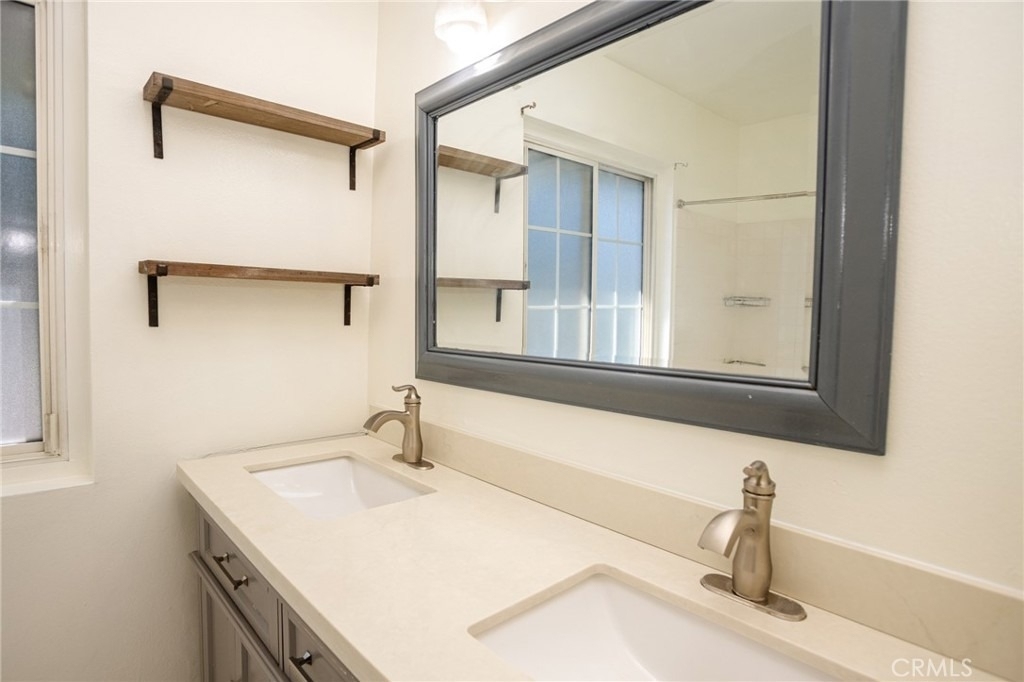 2714 N Linwood - Photo 11