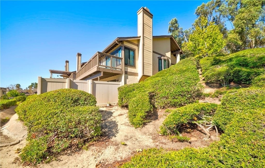 2415 Applewood Circle - Photo 3