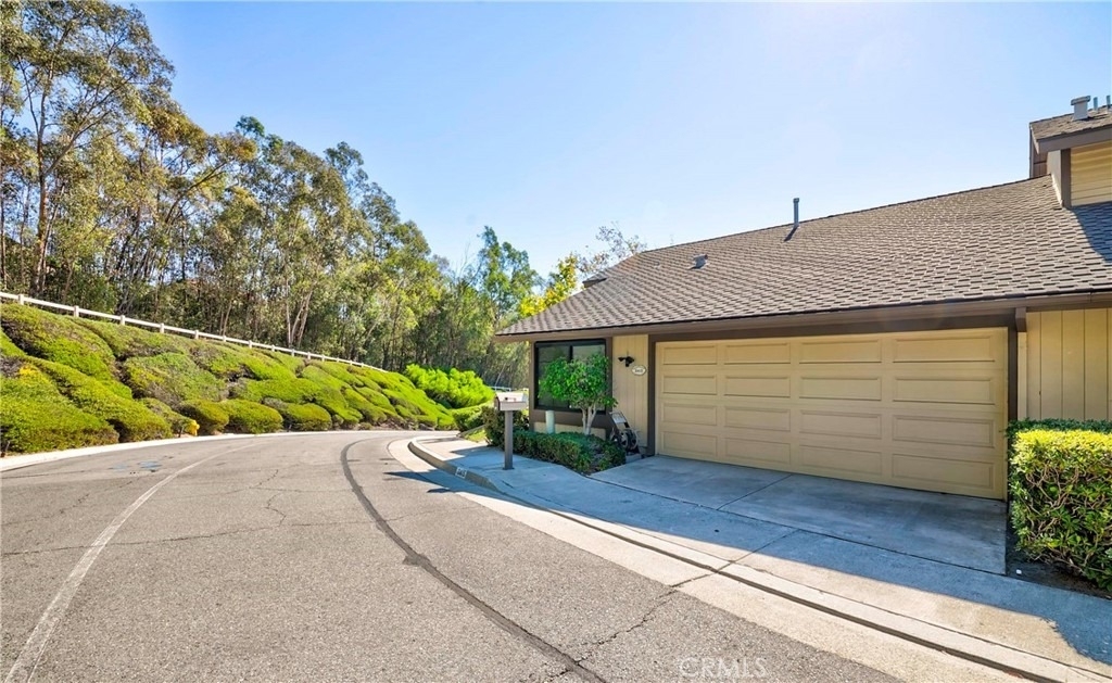 2415 Applewood Circle - Photo 5