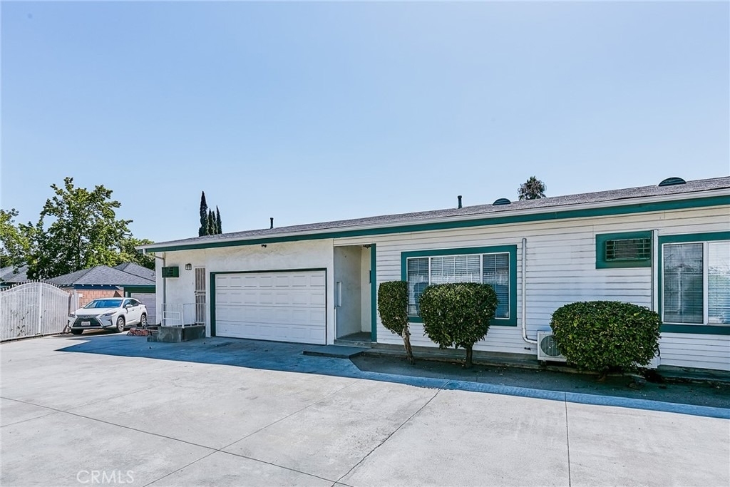 2656 Fairway Avenue - Photo 0