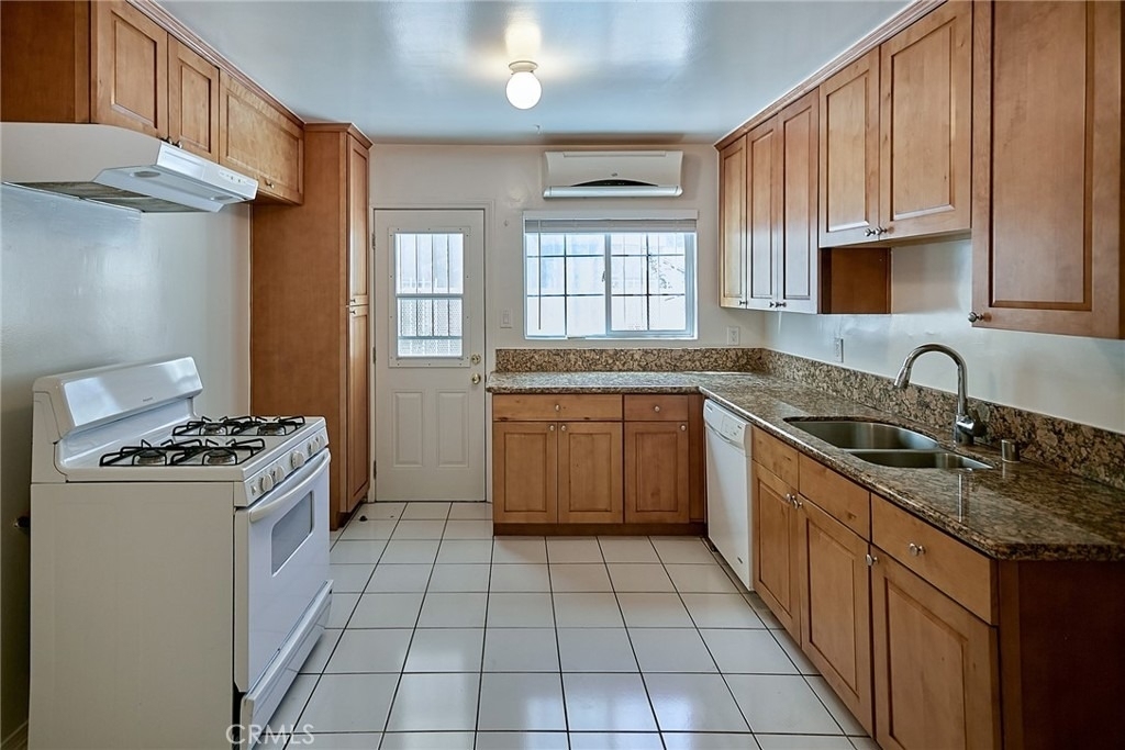 2656 Fairway Avenue - Photo 10
