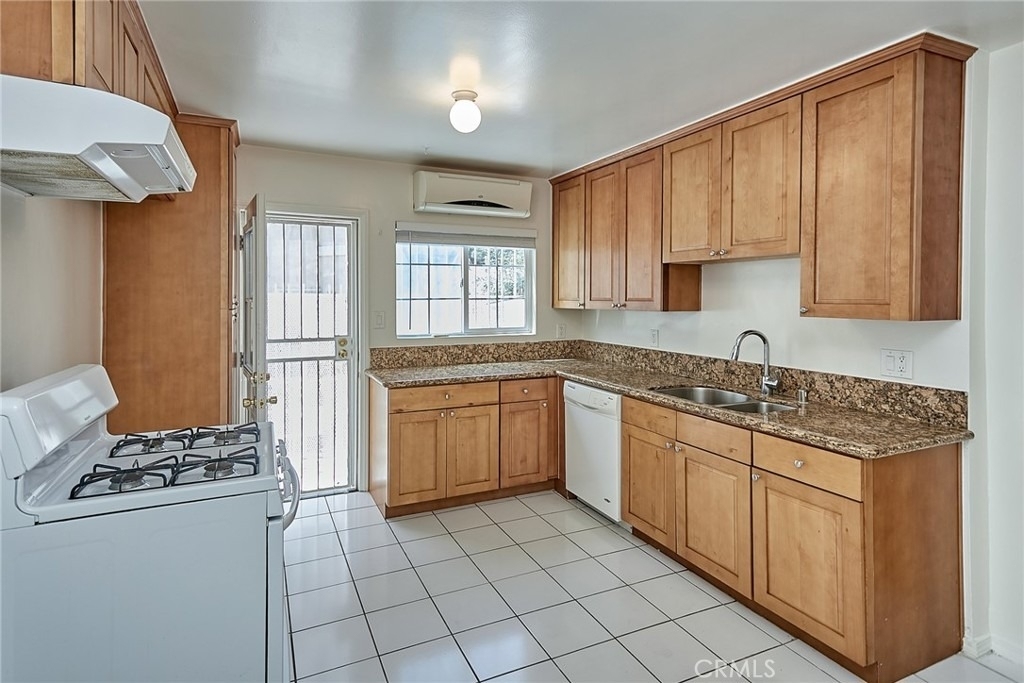2656 Fairway Avenue - Photo 11