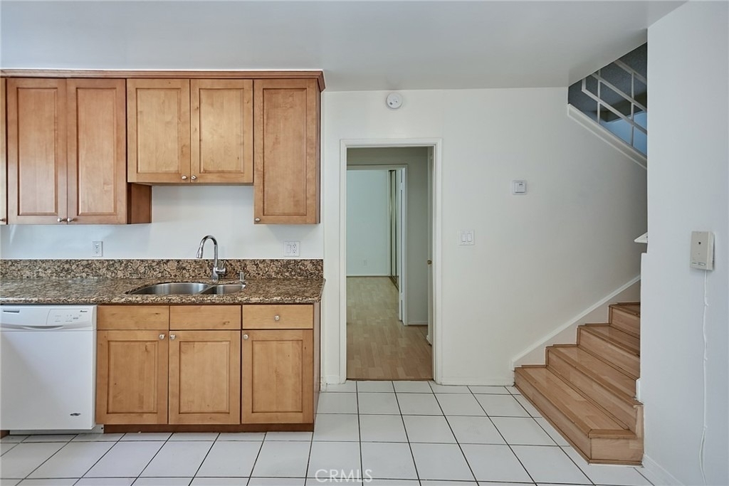 2656 Fairway Avenue - Photo 9