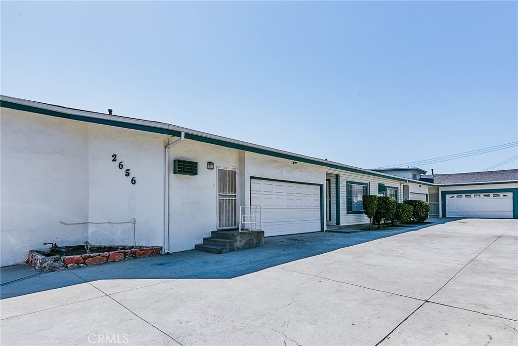 2656 Fairway Avenue - Photo 3