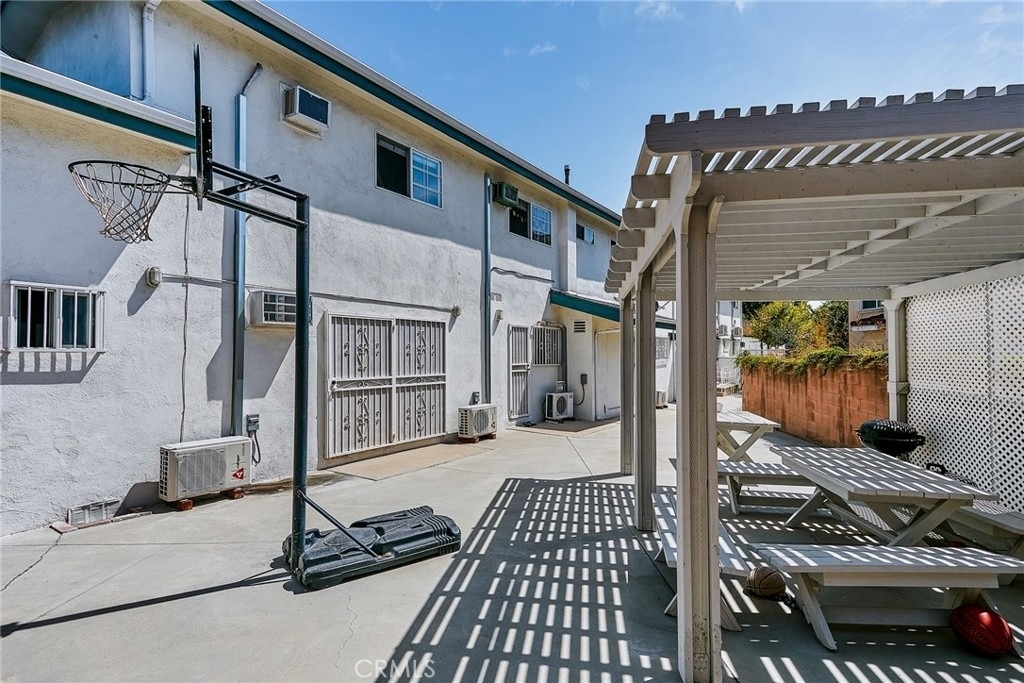 2656 Fairway Avenue - Photo 31