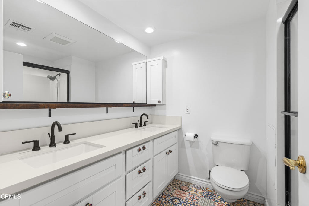 800 W 1st Street - Photo 17
