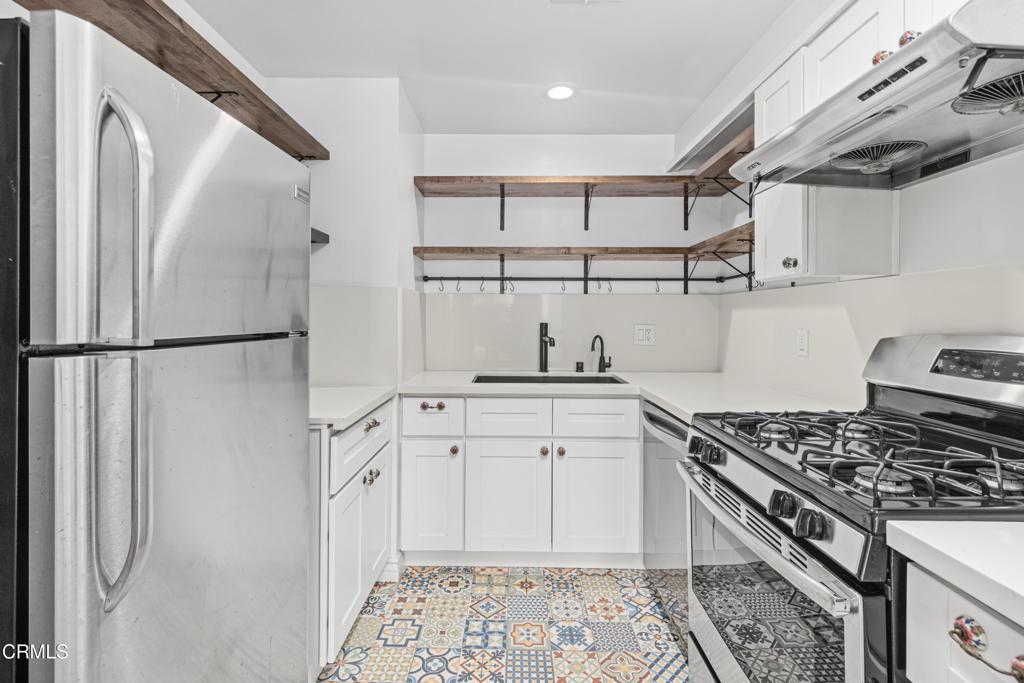 800 W 1st Street - Photo 9