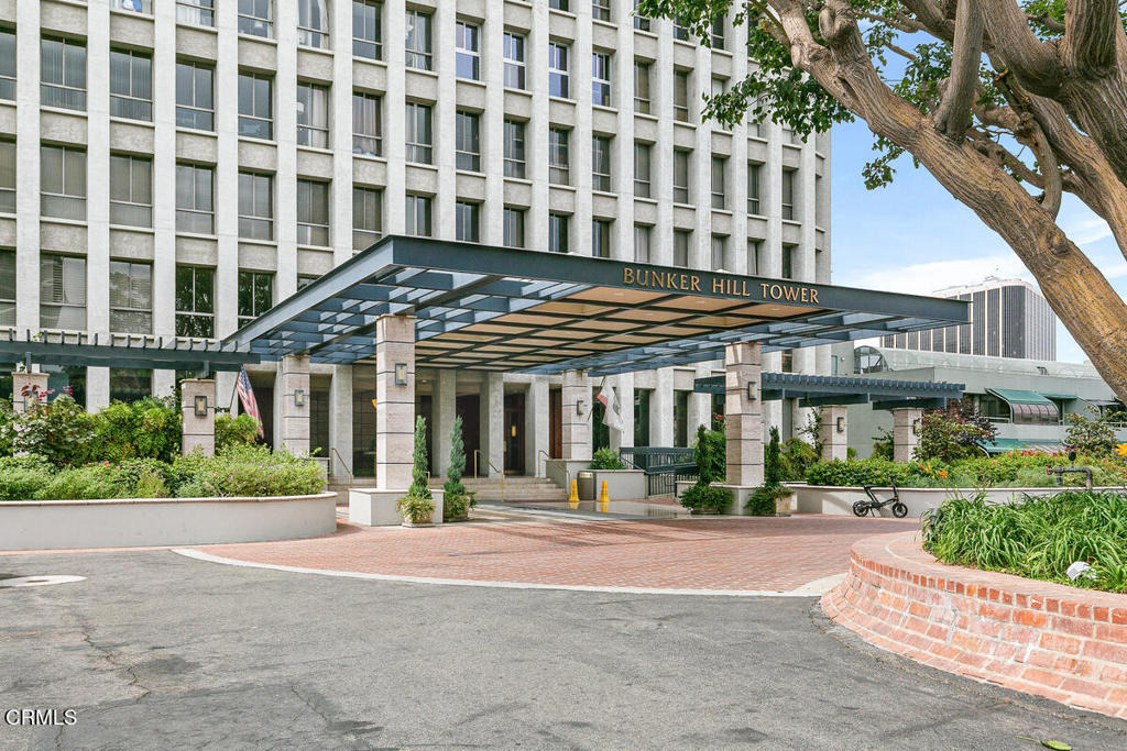 800 W 1st Street - Photo 1