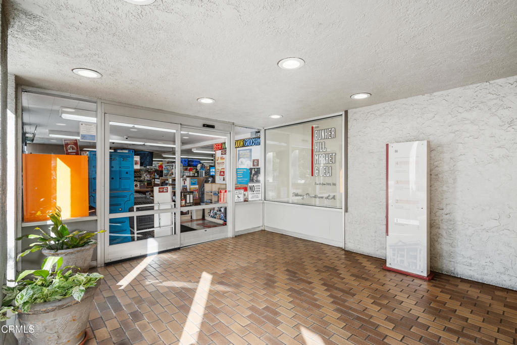 800 W 1st Street - Photo 27
