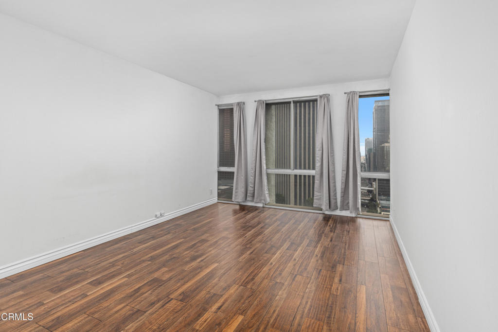 800 W 1st Street - Photo 14